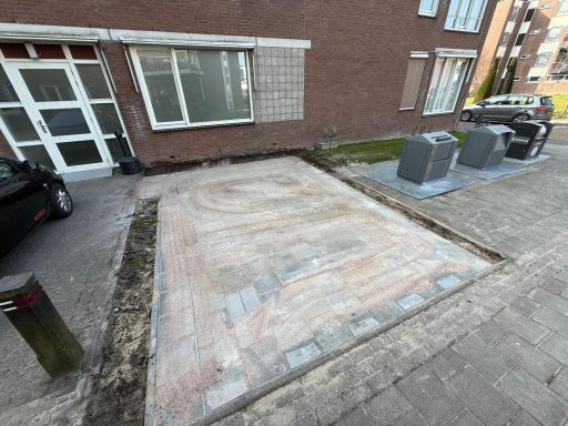 Stoep aangebracht.